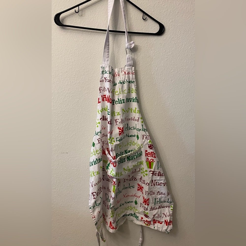 2 Aprons: Feliz navidad pattern. Red and blue dot/ stripes. - Picture 3 of 13
